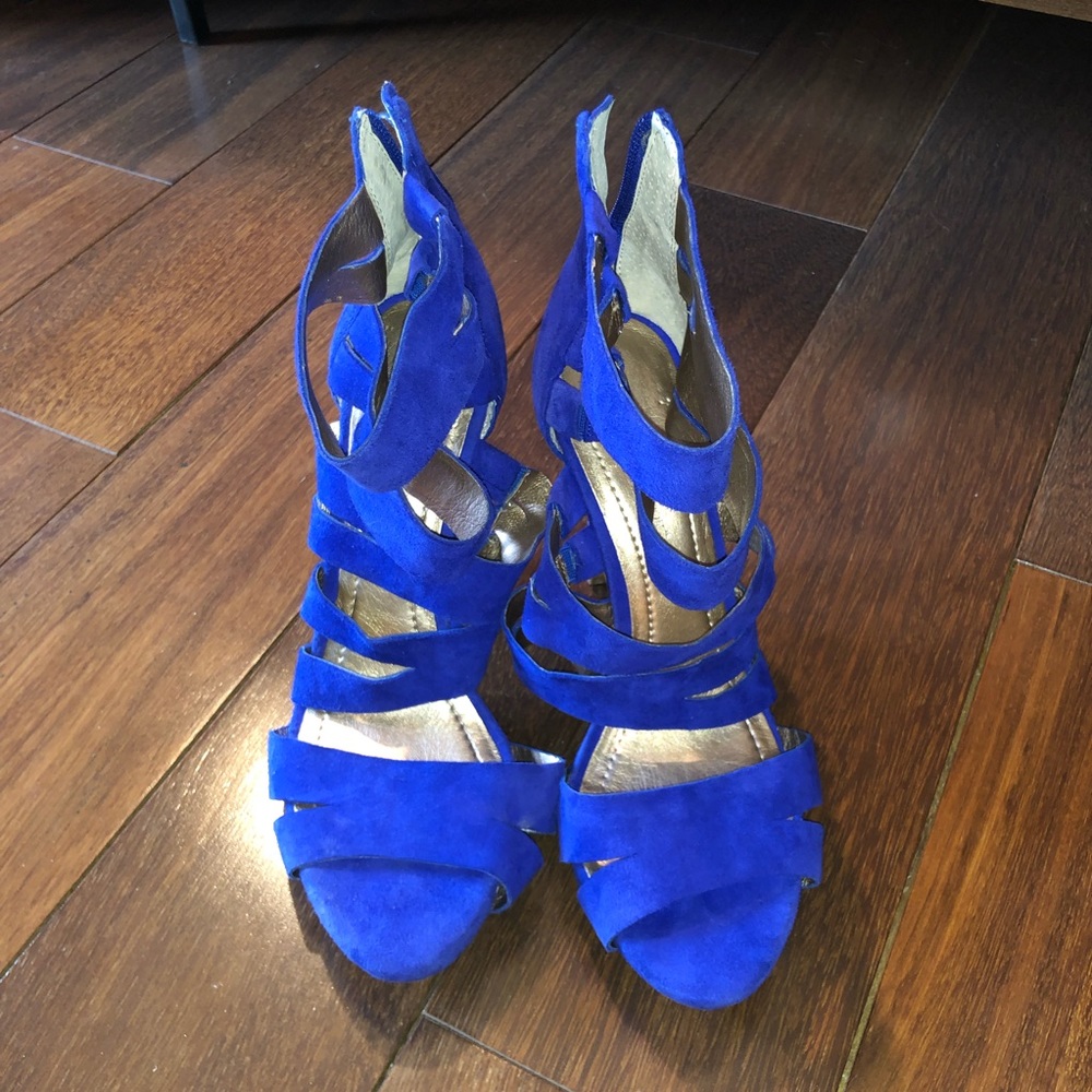 BCBG Blue Strappy Heels NEW - Picture 5 of 7